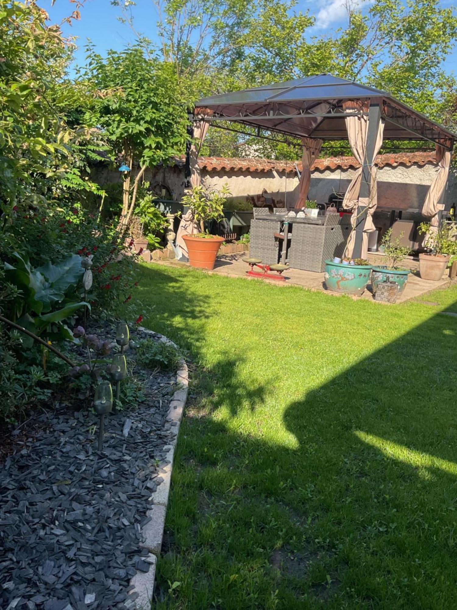 La Maison D'Ivona ลาตูร์เดอซัลวาญี ภายนอก รูปภาพ