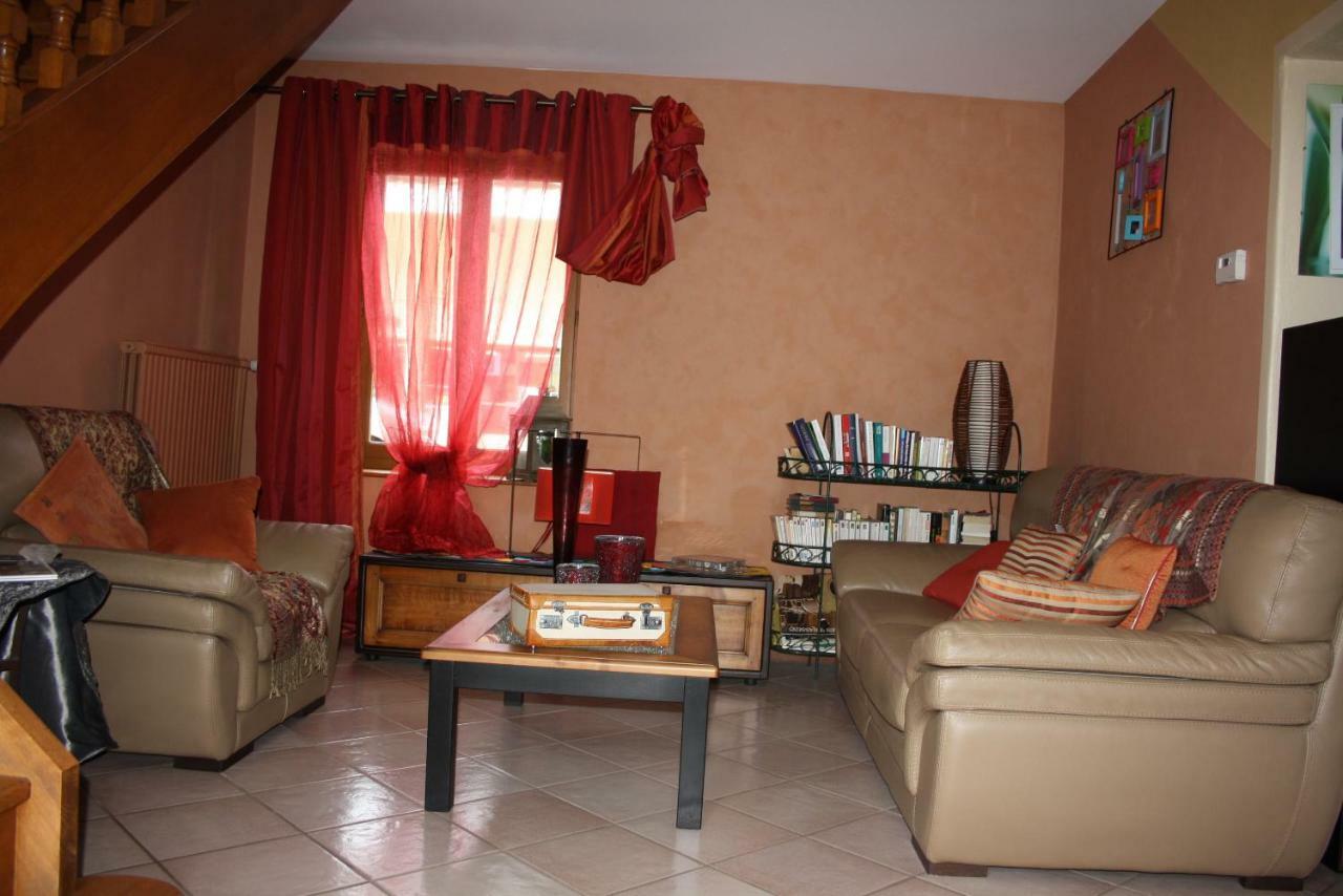 La Maison D'Ivona ลาตูร์เดอซัลวาญี ภายนอก รูปภาพ